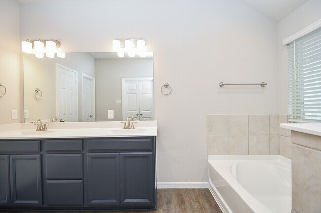 Building Photo - 17811 Chartertree Ln