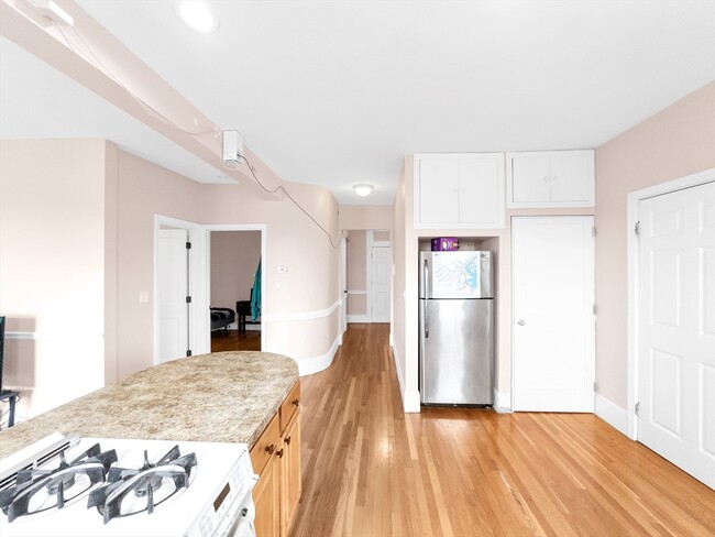 Building Photo - 32 Fisher Ave