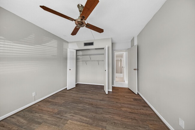 Building Photo - 1831 NE 38th St