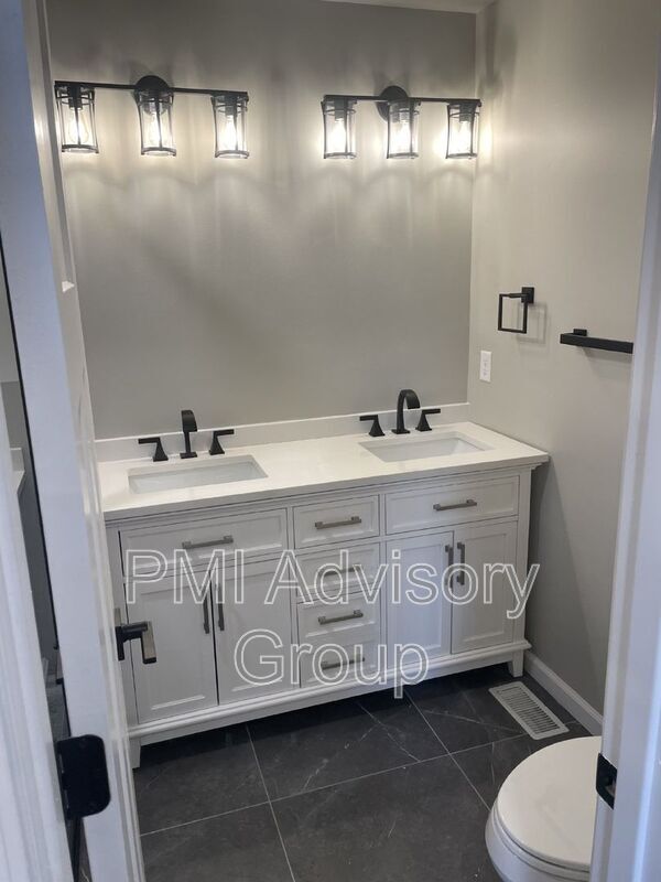 Building Photo - 7416 SW 27th St