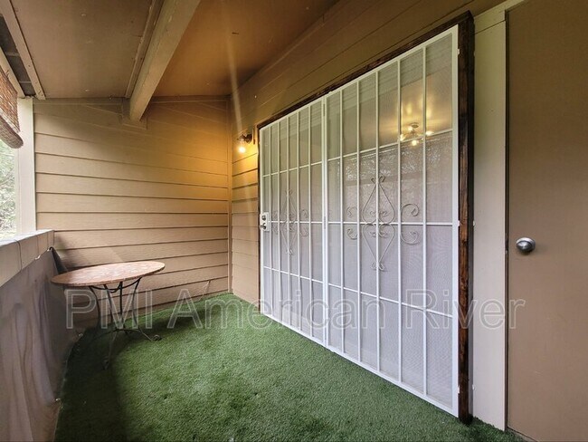 Building Photo - 9160 Madison Ave