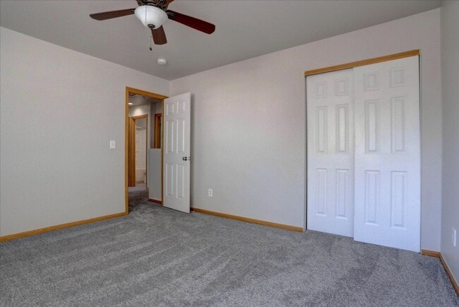 Building Photo - Updated 3bed/2bath on private culdesac in Thornton!!
