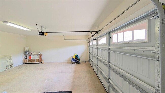 Building Photo - 253 Hampton Park Dr
