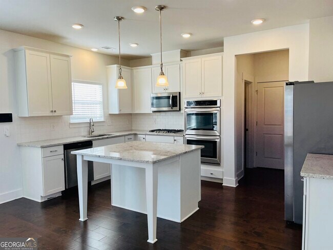 Building Photo - 371 Crestbrook Ln