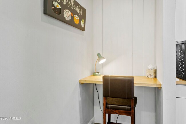 Building Photo - 7901 E Loma Land Dr