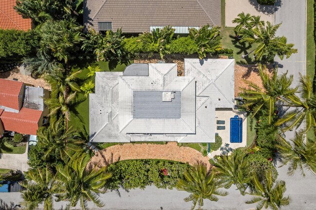 Building Photo - 1554 N Ocean Way