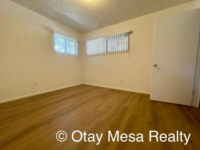 Building Photo - Charming 3-Bedroom Home with Expansive Outdoor Space