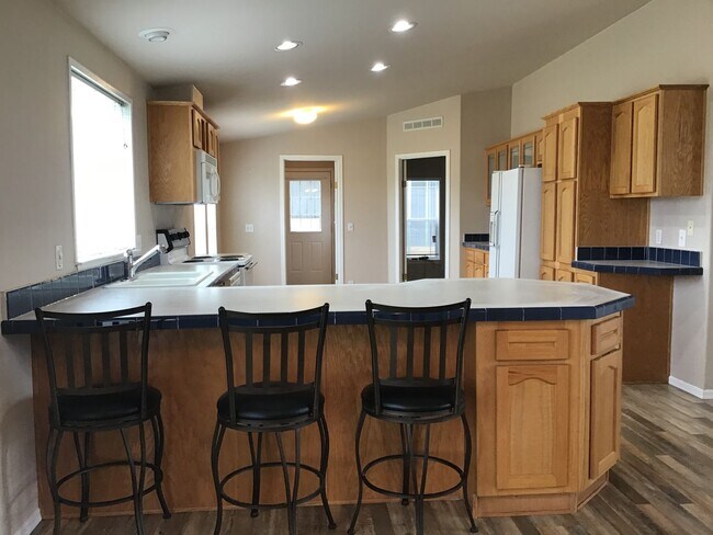 Building Photo - Available for Immediate Move-In!  3 Bed/2 Bath in Yelm!