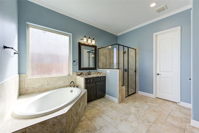 Building Photo - 6611 Hollow Bay Ct