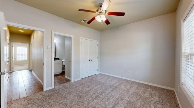 Building Photo - 108 Richards St