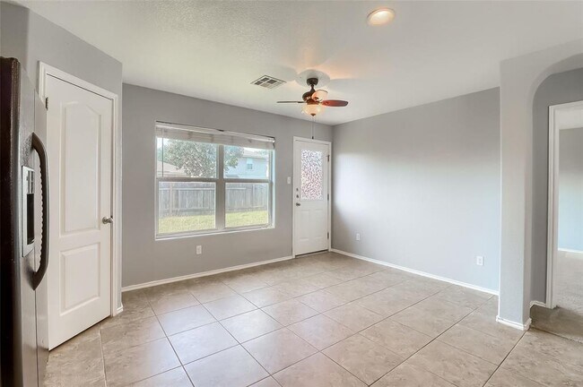 Building Photo - 3308 Barksdale Dr
