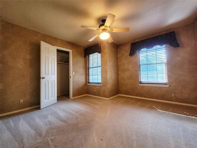 Building Photo - 8529 Jackal Dr