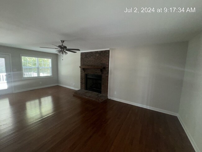 Building Photo - 6080 Lakeway Drive