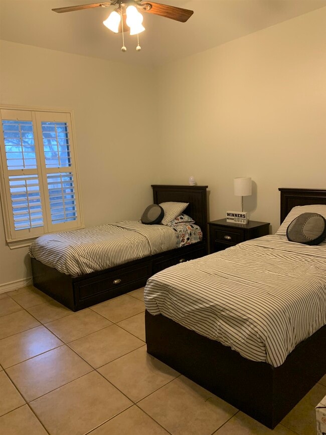 Building Photo - 307 Michoacan Loop