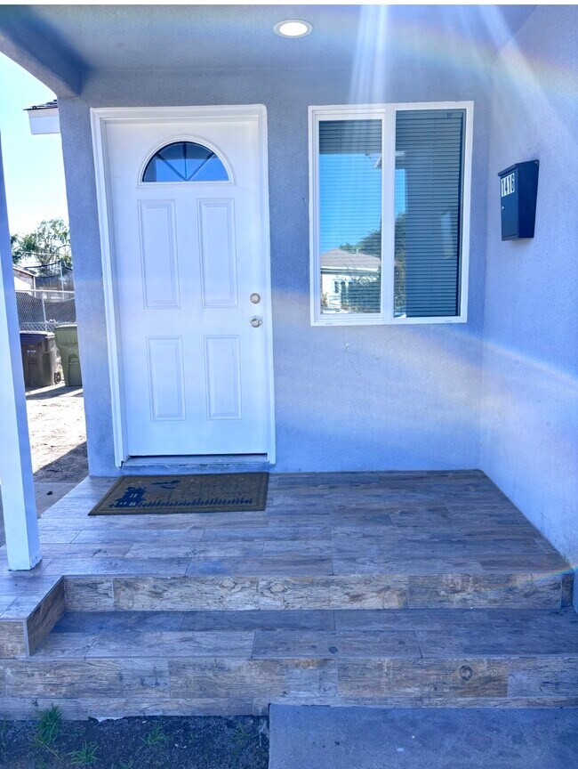 Building Photo - 1416 W 130th St