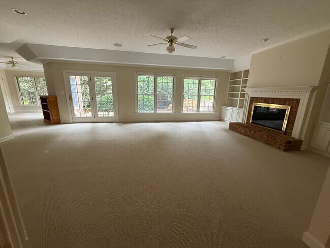 Building Photo - Beautiful home for rent in Fords Colony! Available Now!