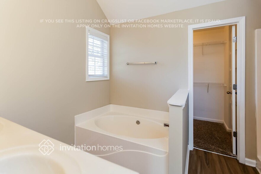 Building Photo - 143 Stonehenge Dr