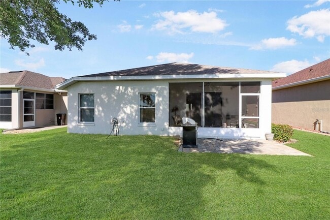 Building Photo - 20846 Queen Alexandra Dr