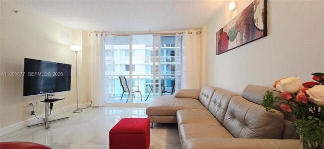 Building Photo - 6917 Collins Ave