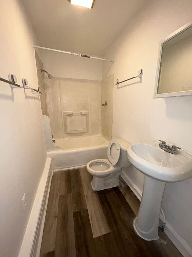 Building Photo - 35 Dexter St