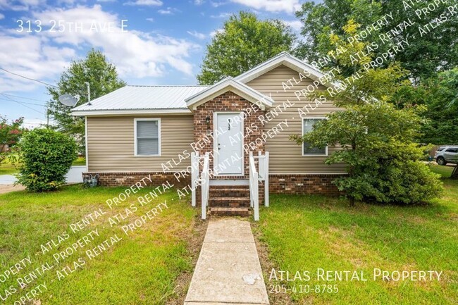 Primary Photo - 313 25th Ave E
