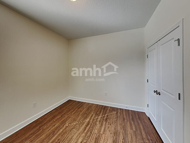 Building Photo - 407 Pine Terrace Drive