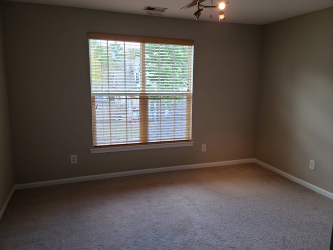 Guest Bed 1 - 10240 Blakeney Preserve Dr