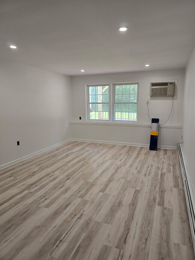 Building Photo - 2200 White Cedar Blvd