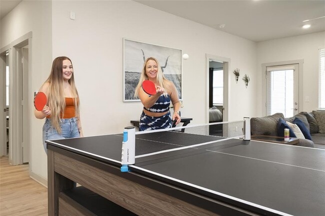 Building Photo - 10513 Defender Trl