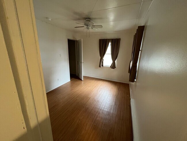 Building Photo - 5580 High Banks Rd