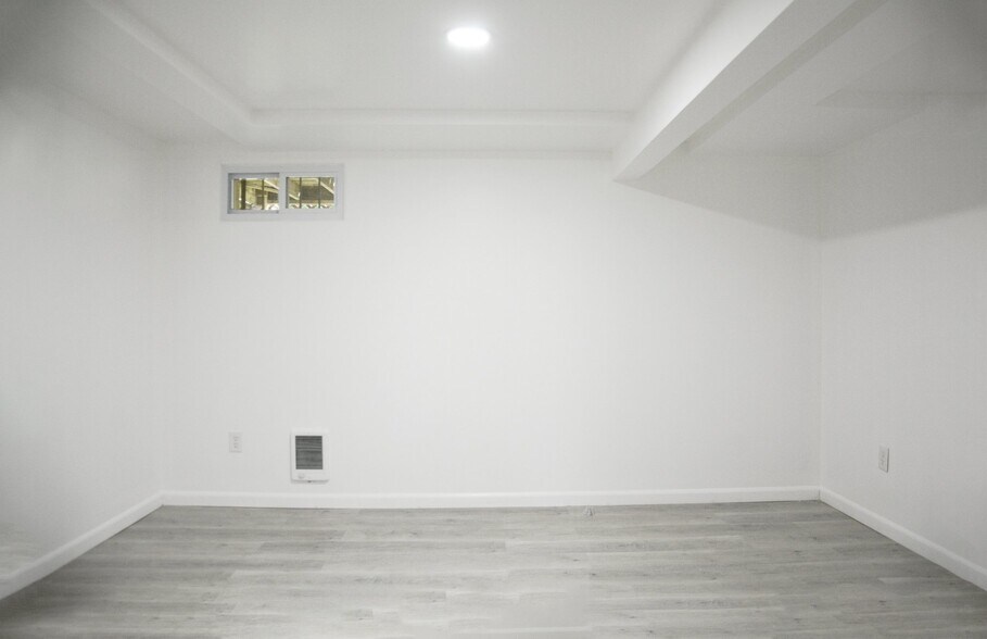 Building Photo - 2350 Baldwin Ave