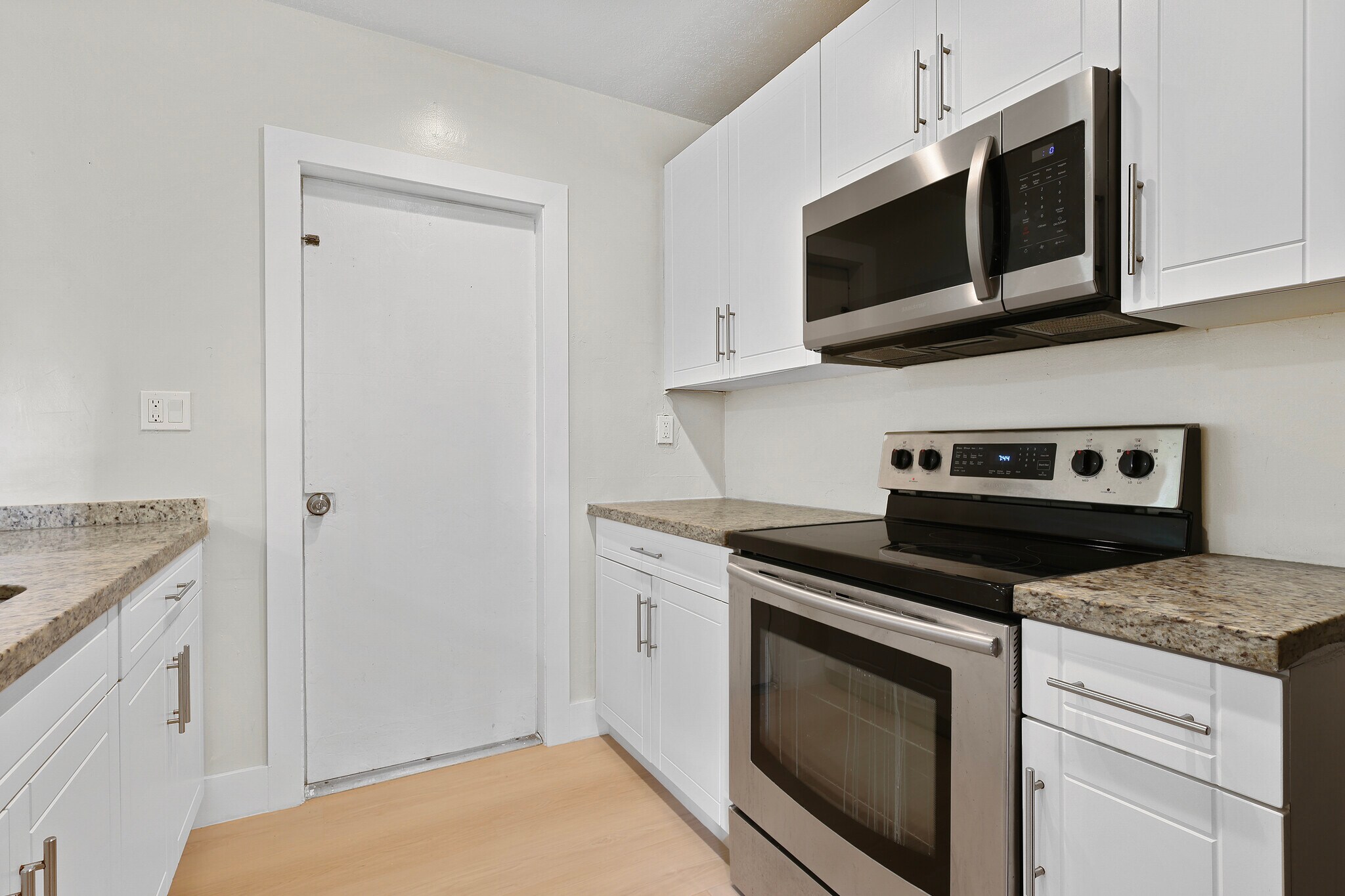 Building Photo - 532 SW 79th Ave