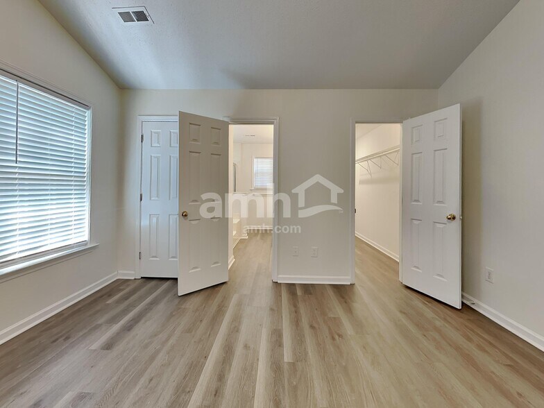 Building Photo - 5 Boysenberry Dr