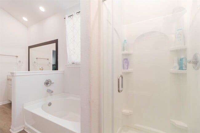 Building Photo - 2209 Cedar Vly Dr