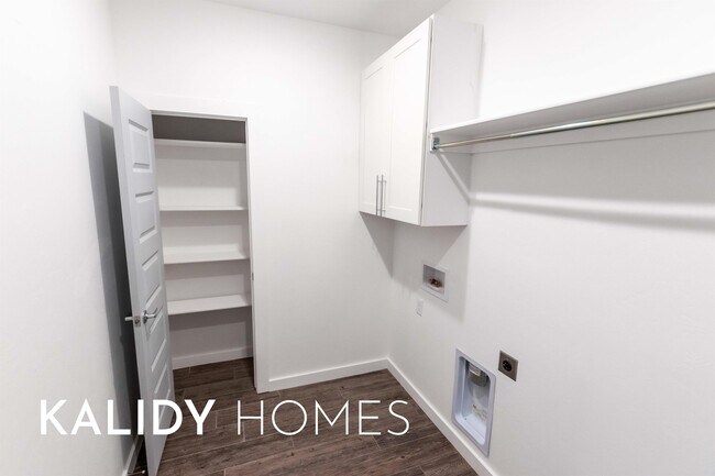 Building Photo - 1679 Kalidy Dr