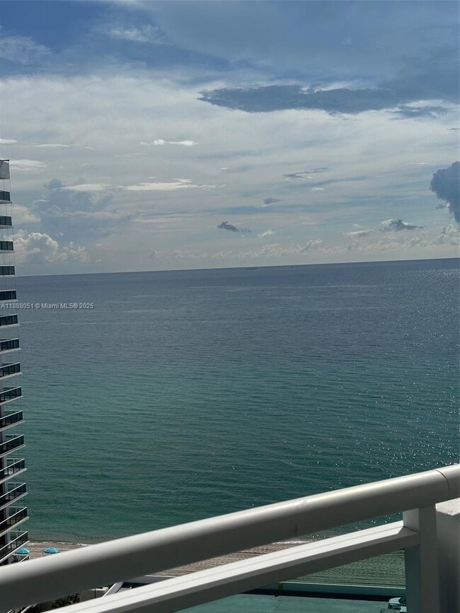 Primary Photo - 3001 S Ocean Dr