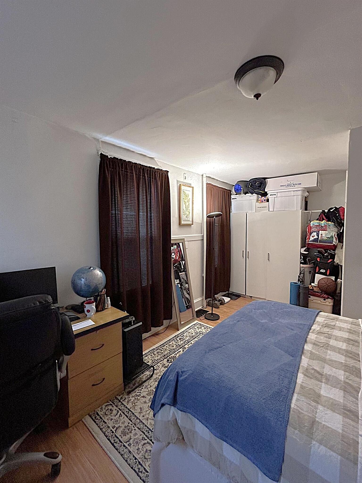 Building Photo - 578 Main St