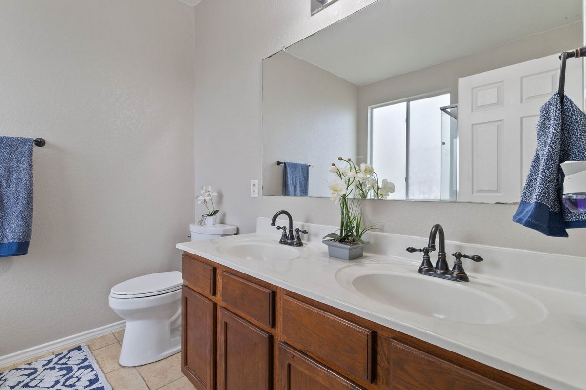 Building Photo - 3637 Double Diamond