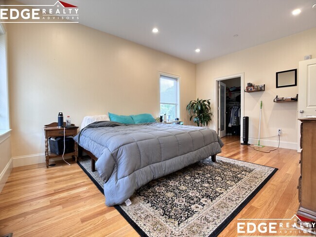 Building Photo - 54 Tremont St