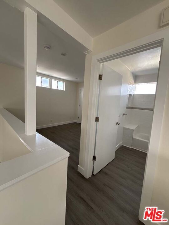 Building Photo - 915 Broadway St