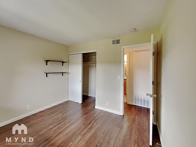 Building Photo - 530 E Patriot Blvd