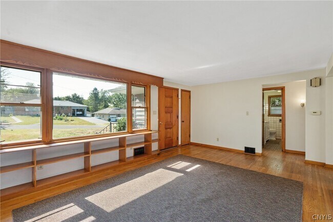 Building Photo - 107 Overlook Dr
