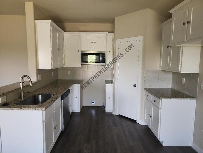Building Photo - 4225 Andrea Ln