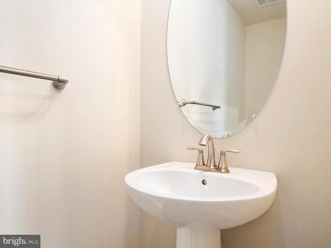 Building Photo - 1221 Orchid Rd