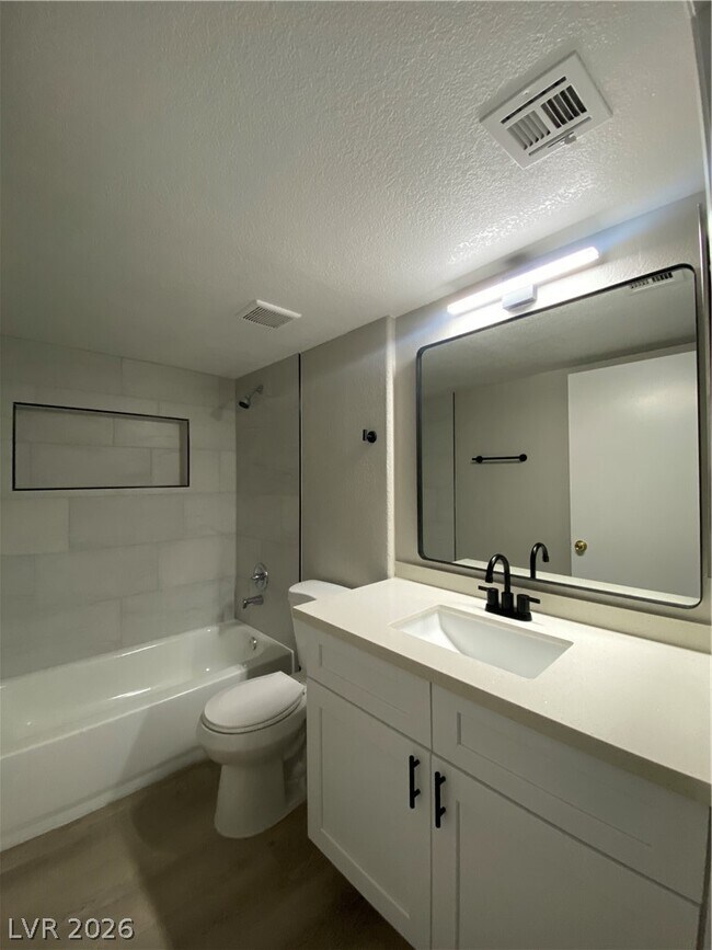 Building Photo - 8410 Eldora Ave