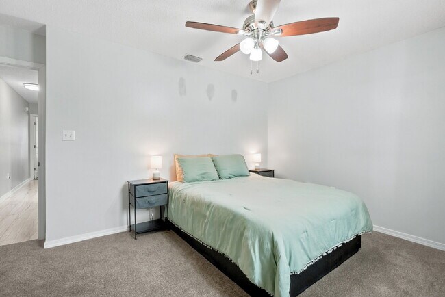 Building Photo - "Charming Pet Friendly 4-Bed Oasis in South Crestview with $500.00 Off First Full Months Rent!"