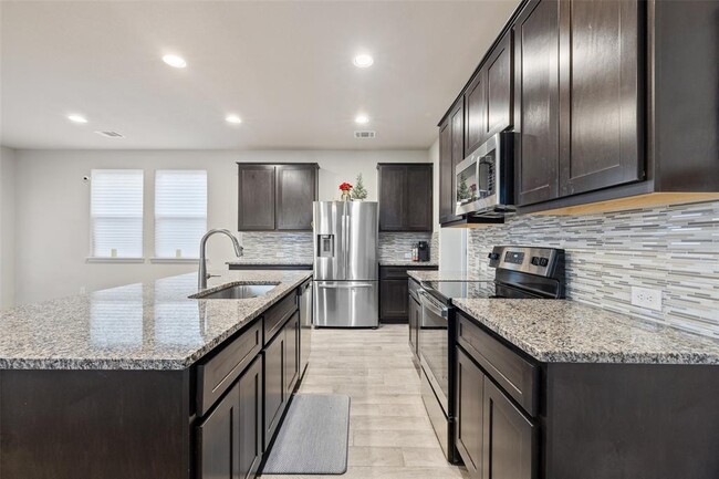 Building Photo - 408 Black Opal Dr