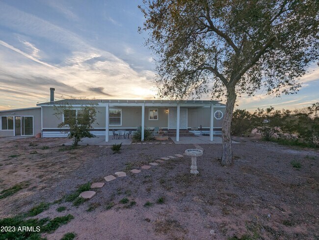 Building Photo - 22455 N Royd Rd