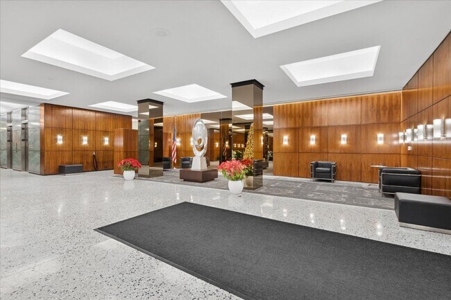 Building Photo - 535 N Michigan Ave