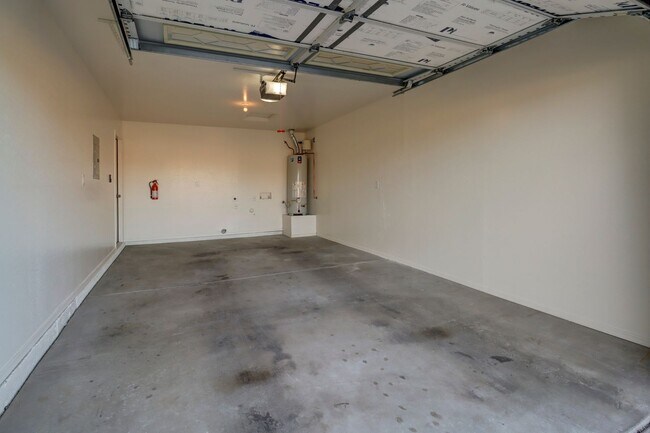 Building Photo - 3881 N Tani Rd